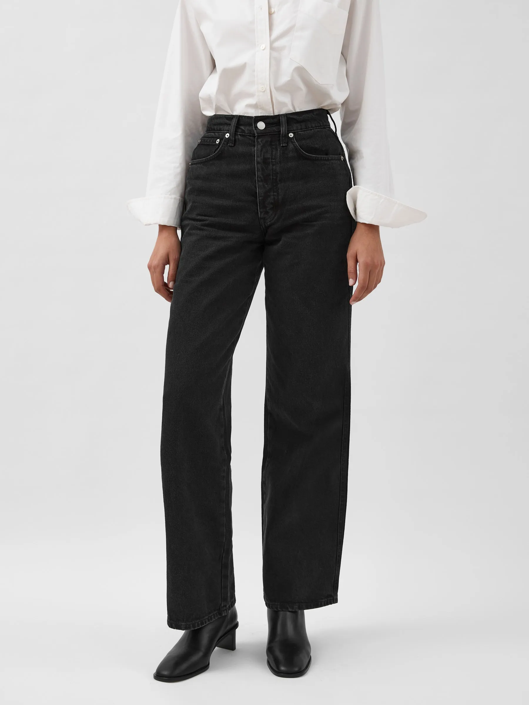 Mid Rise Wide Leg Jean