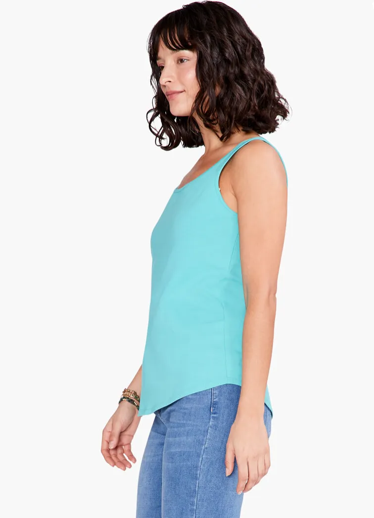 Nic   Zoe tank, shirt tail perfect