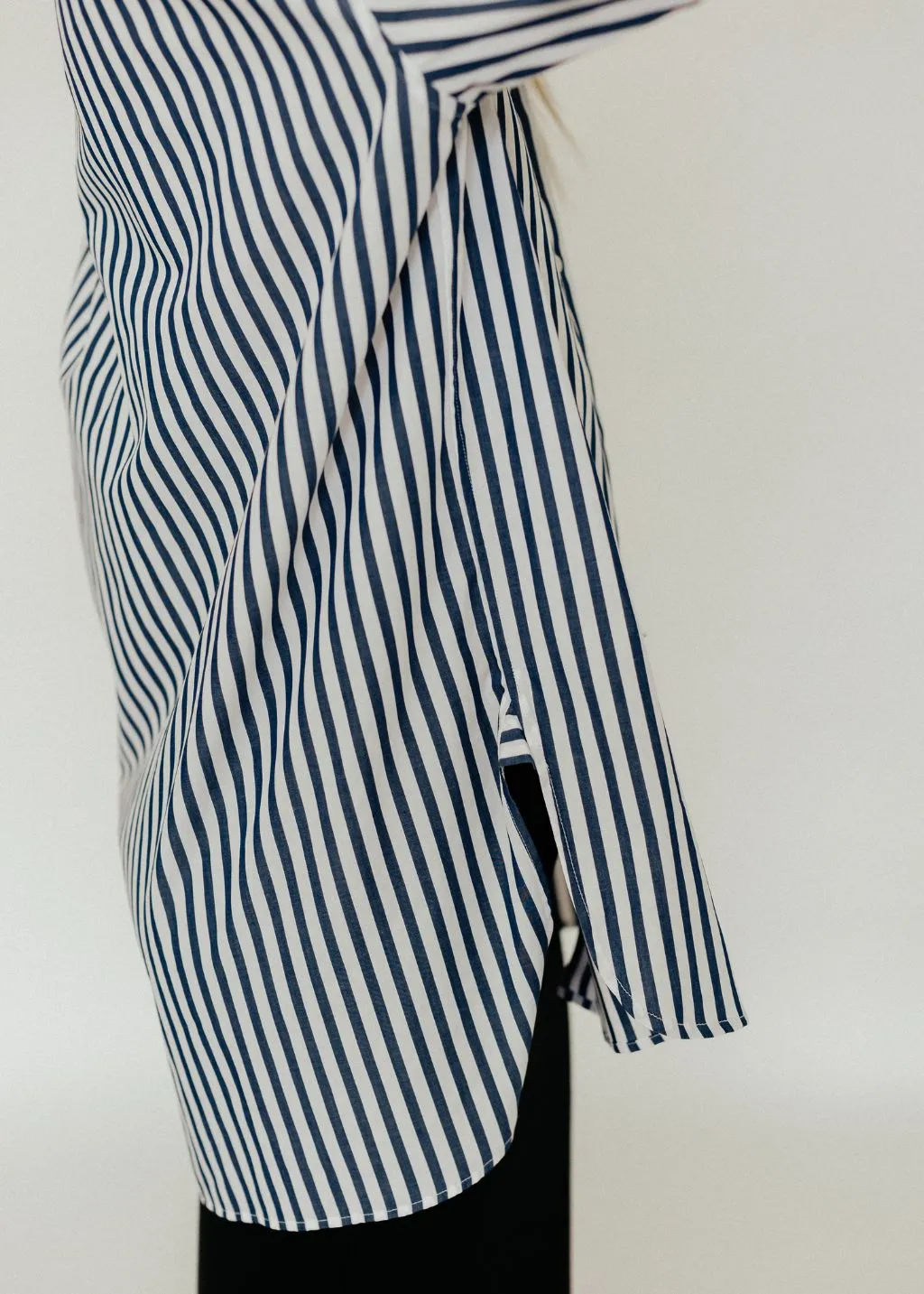 Nili Lotan Yorke Shirt in Large Navy/White Stripes